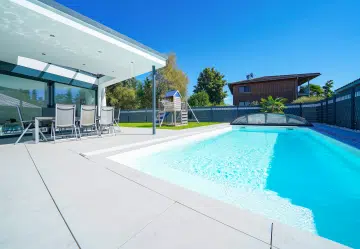 Stilvolles Familienidyll mit eigenem Pool, 6890 Lustenau, Einfamilienhaus